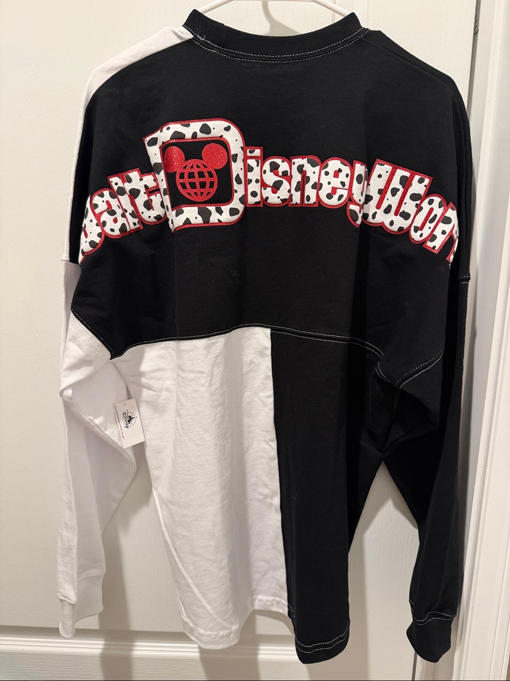 Walt Disney World, Cruella Deville small jersey brand new tag on